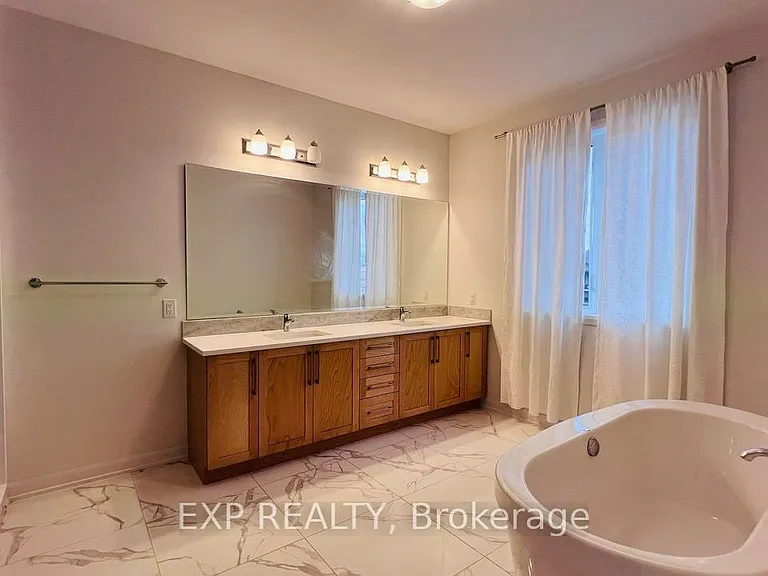 747 Coast Cir — Photo 23