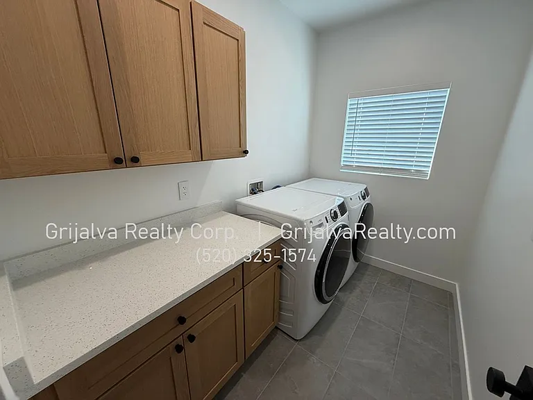 502 Fremont — Photo 18