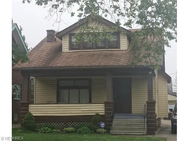 13702 Southview Ave photo 1