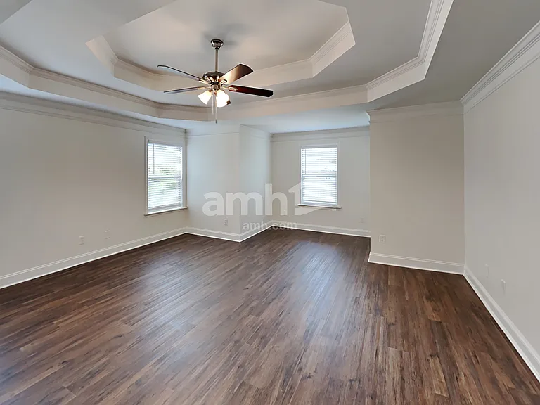 514 Crestmont Ln — Photo 7