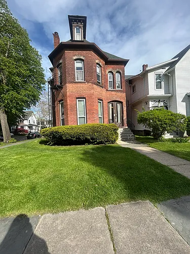 42 Rowley St Photo 1