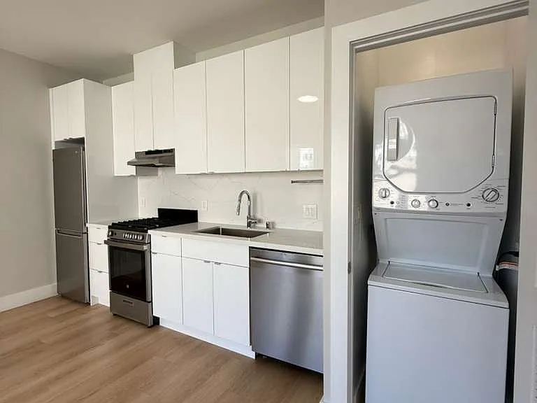 2942 Franklin St #14 — Photo 2