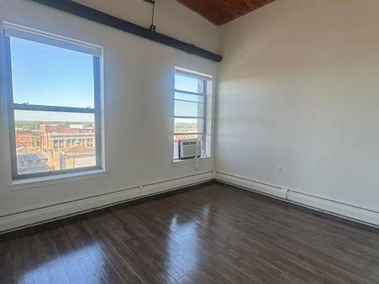 SilverBrick Lofts — Photo 28