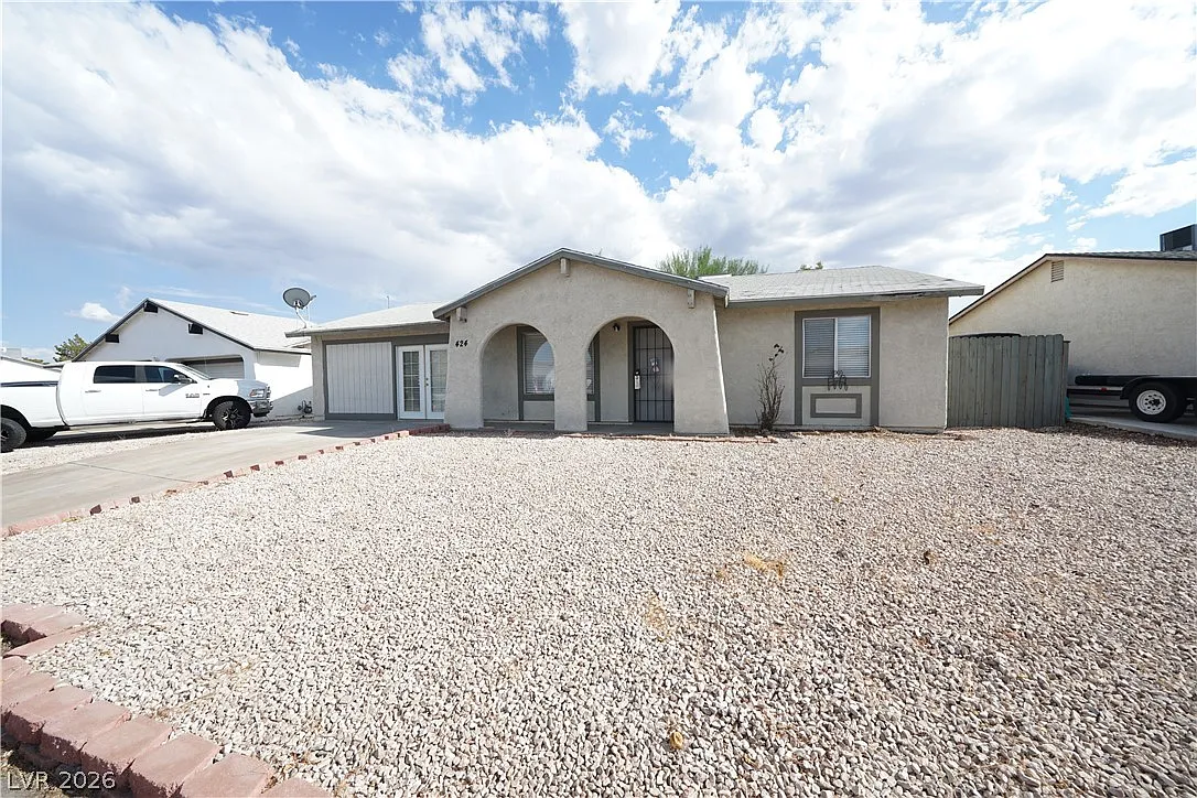 3 bed, 1.0 bath, 1500 sqft, $1,795 — Photo 3