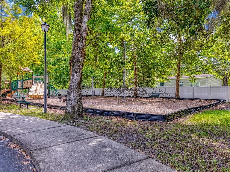 6100 Maggies Cir #103 — Photo 21
