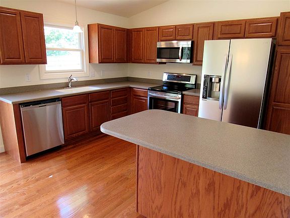3rd image of 889 N Abigail Ln