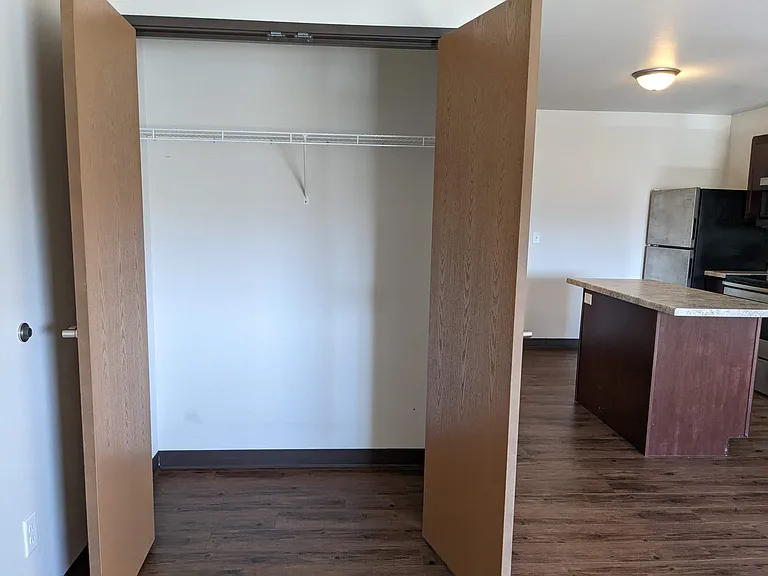 Park West apartments — Photo 7