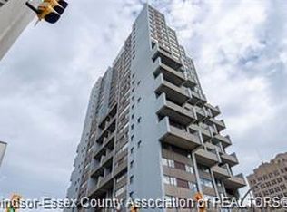 380 Pelissier St #905, Windsor, ON N9A 6V7