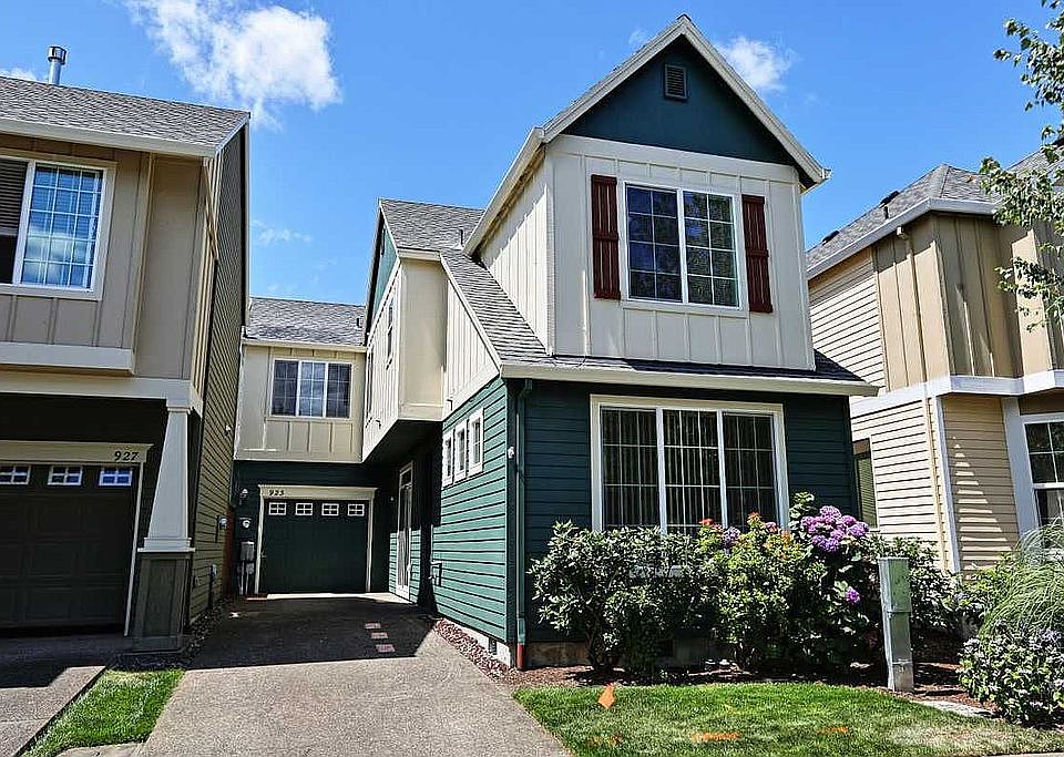 1st image of 923 SE Portlandia Ave