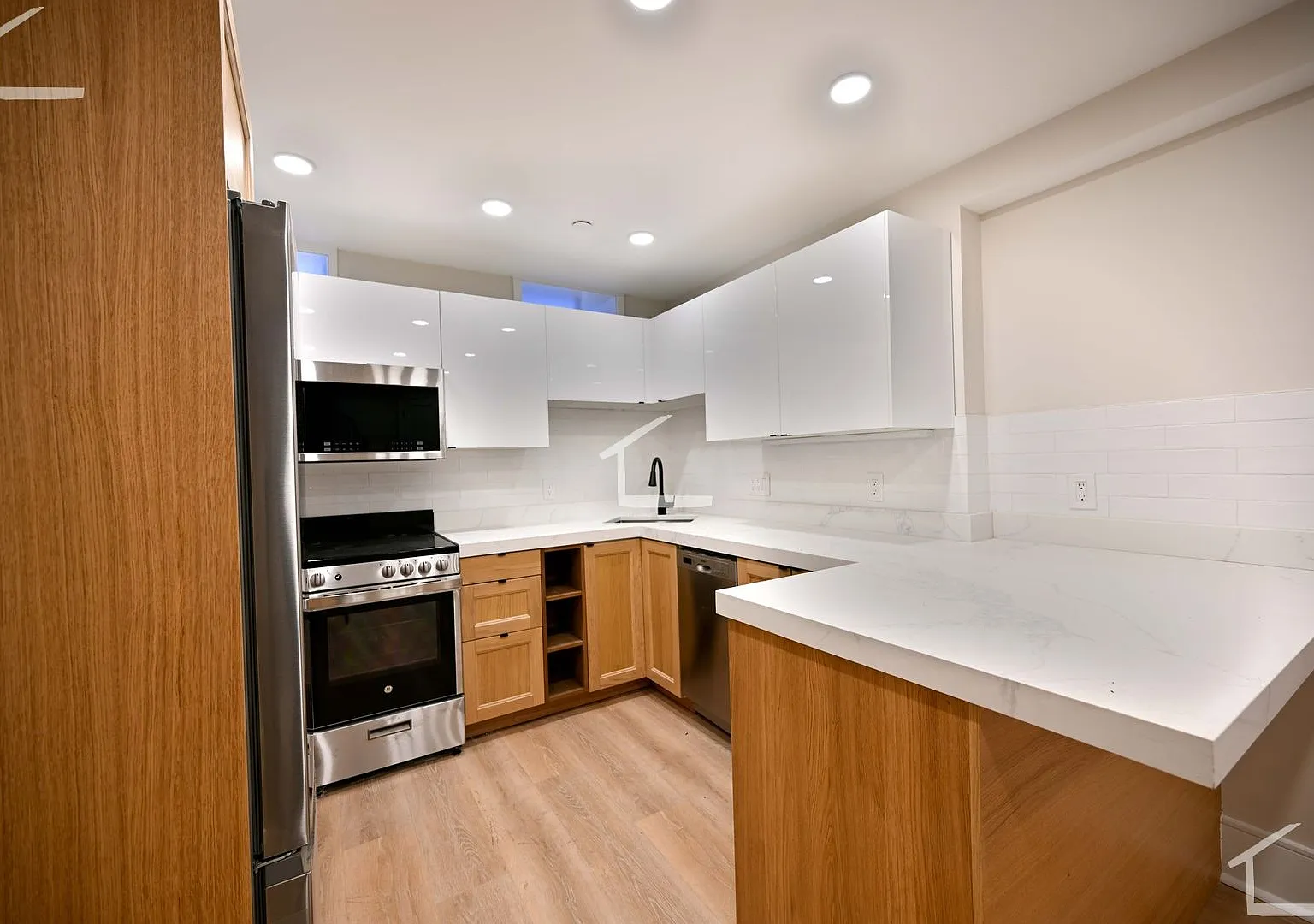 Newly renovated Bay Village 2-bed; Available for May or June! — Photo 1