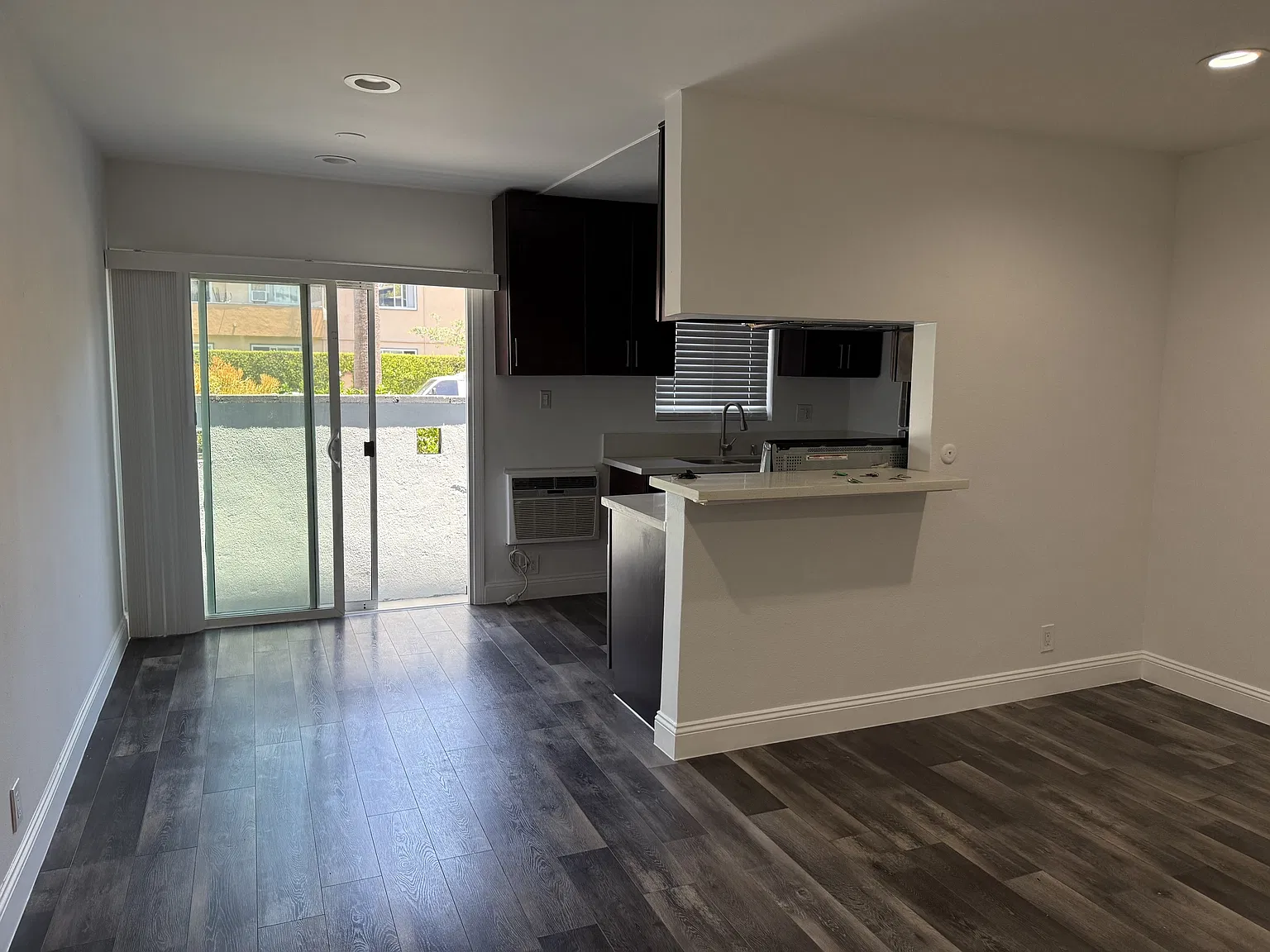 1327 S Saint Andrews Pl — Photo 1