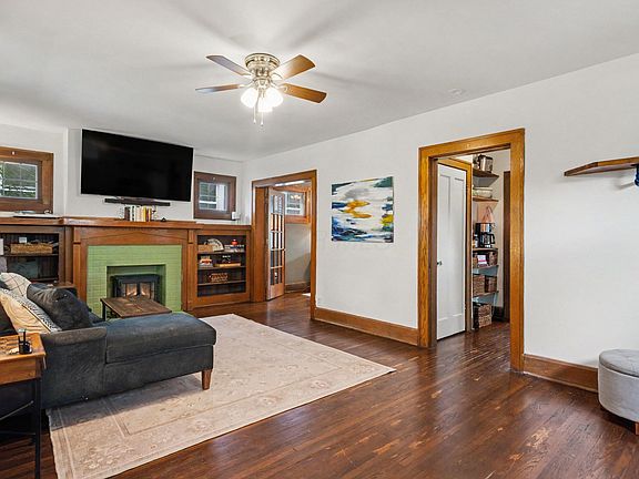 3rd image of 67 E Longview Ave