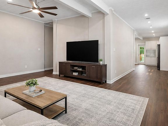 4th image of 419 Fairhope