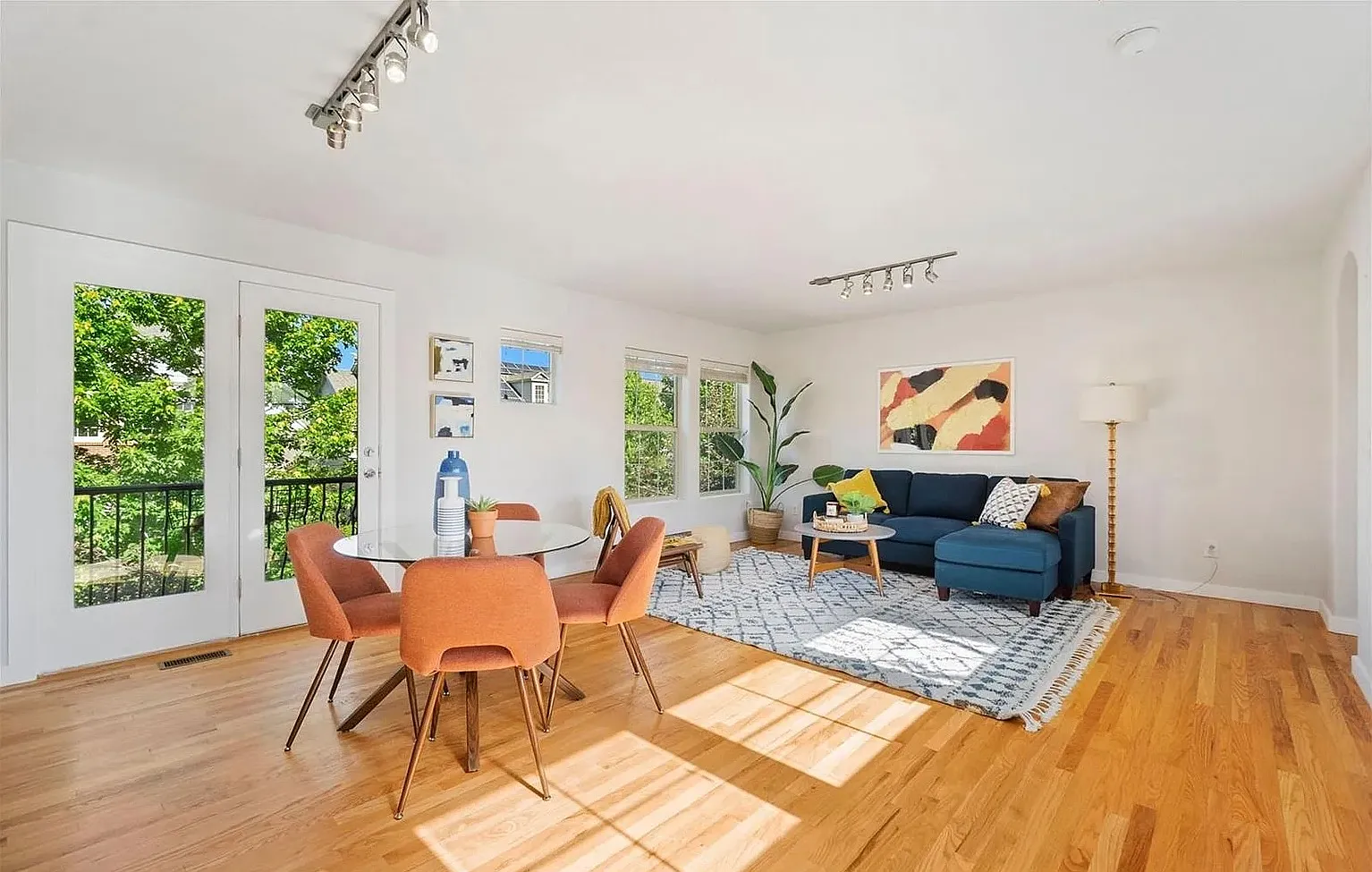 2 bed, 1279 sqft, $2,800 — Photo 4