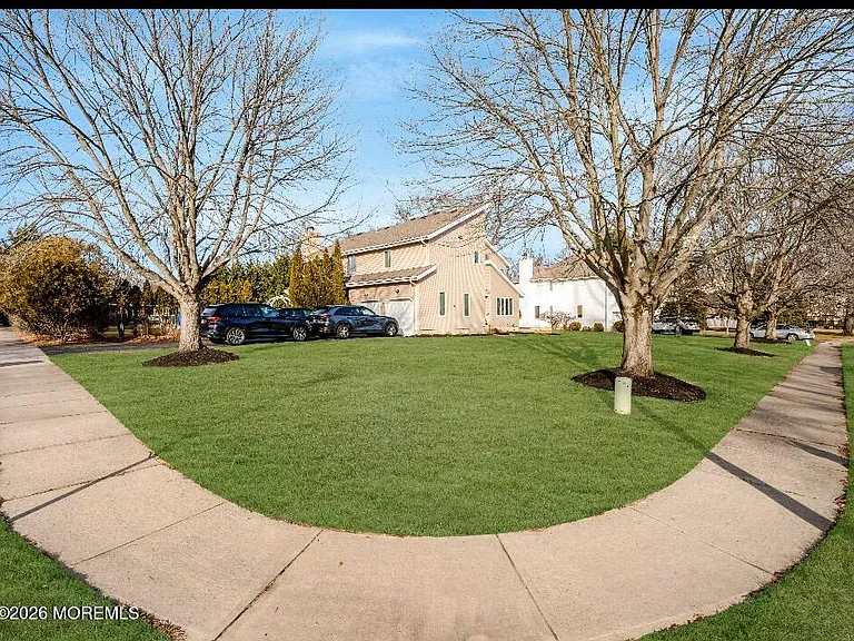 28 Musket Ln — Photo 3