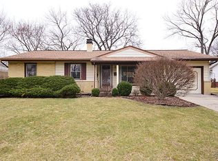 156 Tower Ln, Elk Grove Village, IL 60007