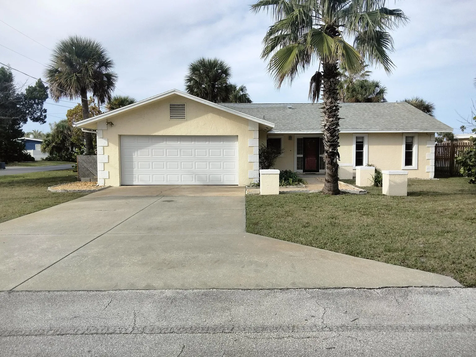 412 Moody Ln — Photo 1