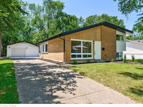 337 Winnebago St, Park Forest, IL 60466