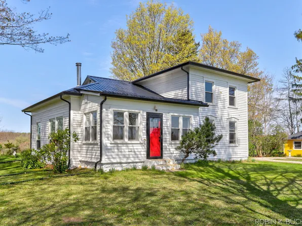 1614 66th St, Fennville, MI 49408