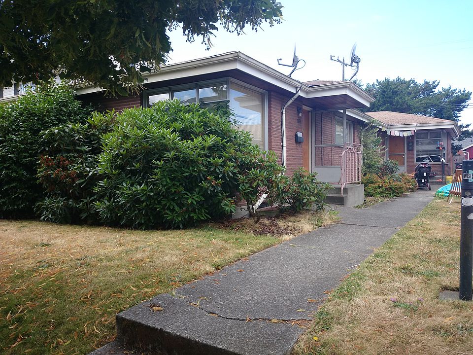 2nd image of 3829 California Ave SW