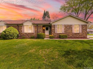 22727 Shoreview Ct, Saint Clair Shores, MI 48082
