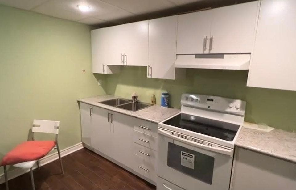 2nd image of 25 Piccadilly Rd