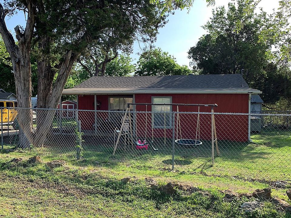 1st image of 108 Bluebonnet Dr
