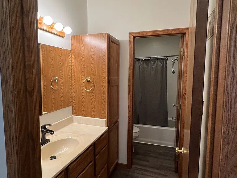 549 Hanover Dr — Photo 9