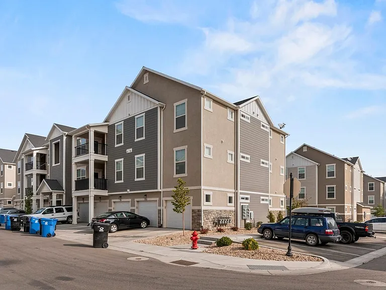 13233 S Andros Ln #301 — Photo 10