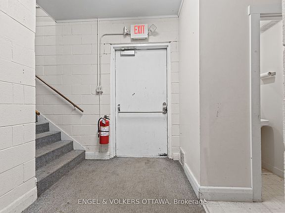 3rd image of 518 Church St