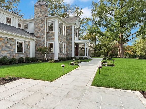 3rd image of 85 Country Club Dr