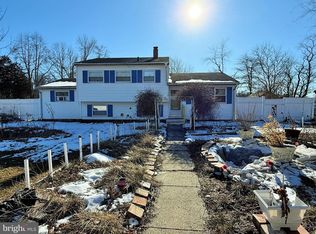 328 University Ave, Pemberton, NJ 08068