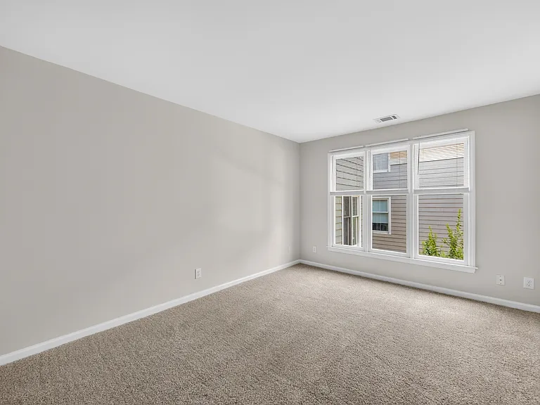 318 Queens Rd #14 — Photo 11