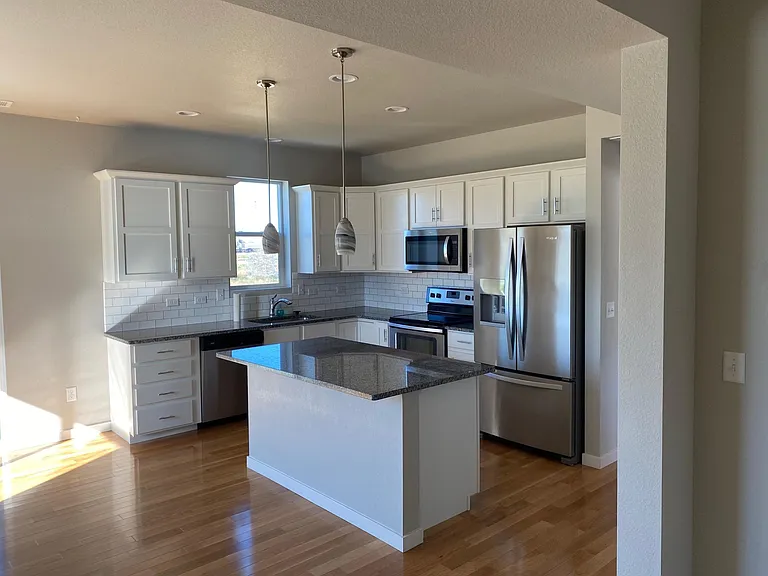 2102 Lager St — Photo 4