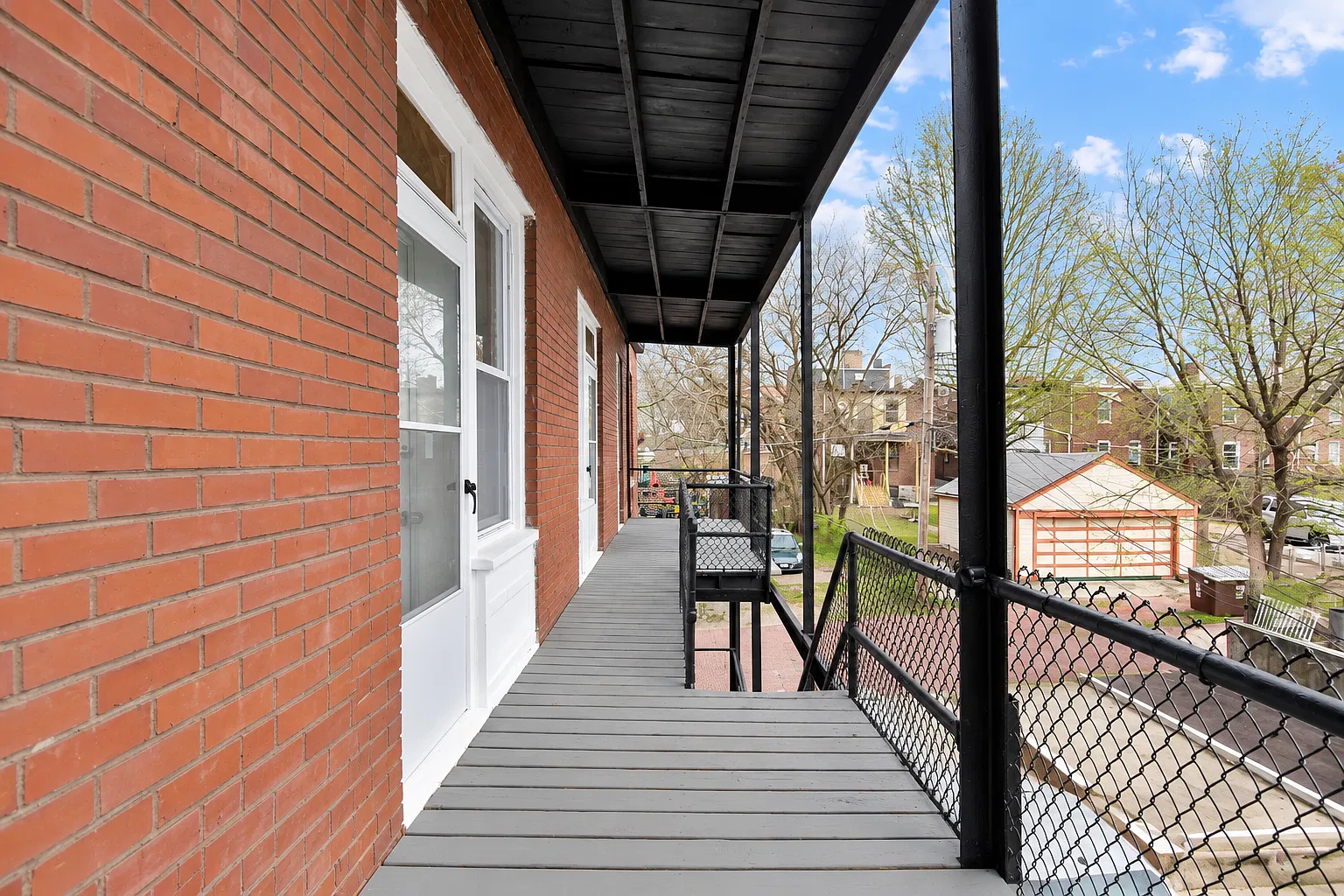 2 bed, 1003 sqft, $1,300 — Photo 2