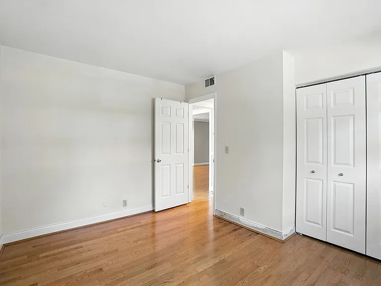 2270 Madison Rd #1B — Photo 35