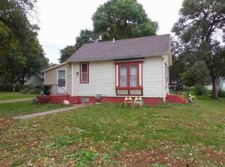 230 N 7th St, Akron, IA 51001