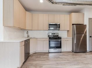 1645 N Wells St #2B, Chicago, IL 60614