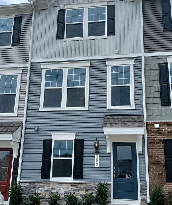 182 Coolidge Ave