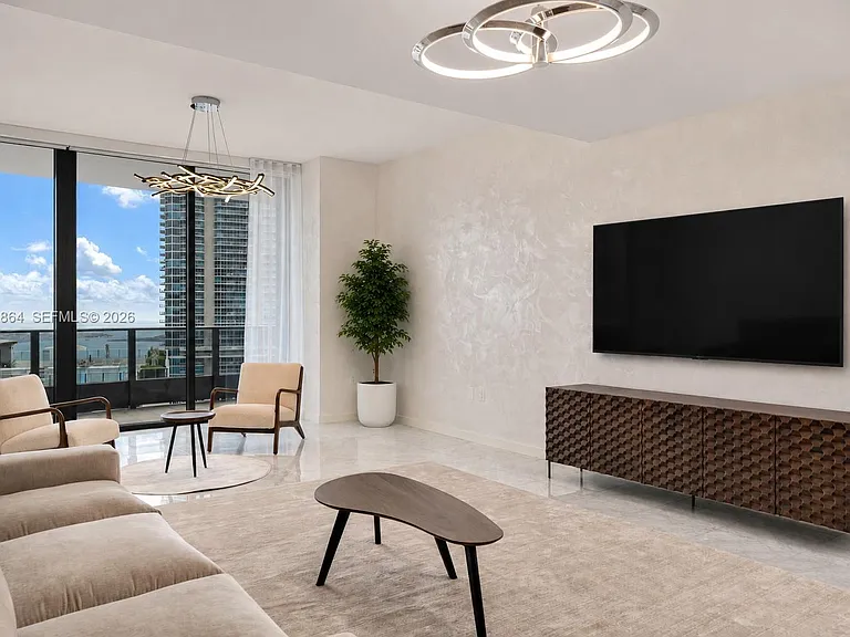 1000 Brickell Plz #Penthouse 5203 — Photo 2