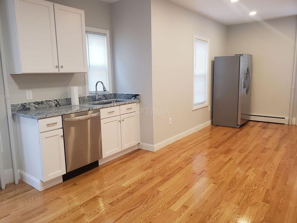 1st image of 107 Golden Ave #1