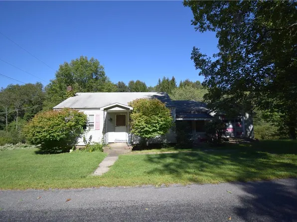 1633 Lower Smith Gap Rd, Kunkletown, PA 18058