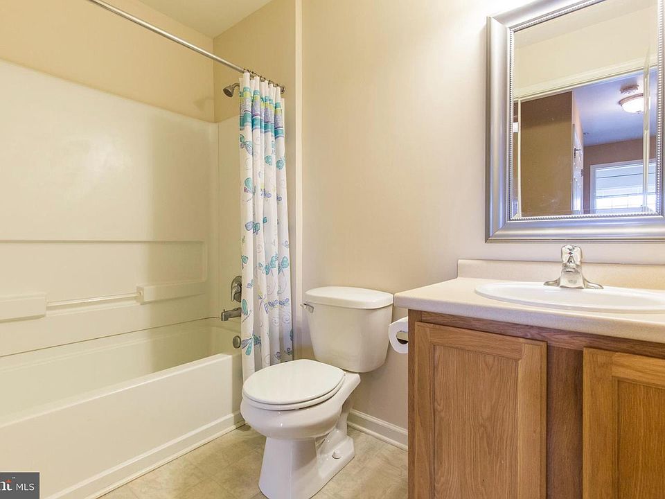 1st image of 318 Jefferson Ave #22