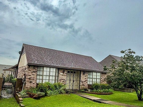 4th image of 6093 Highland Cir S