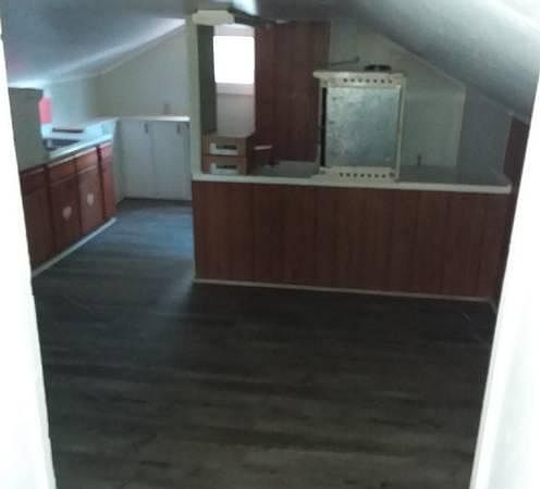 2nd image of 120 N Main St