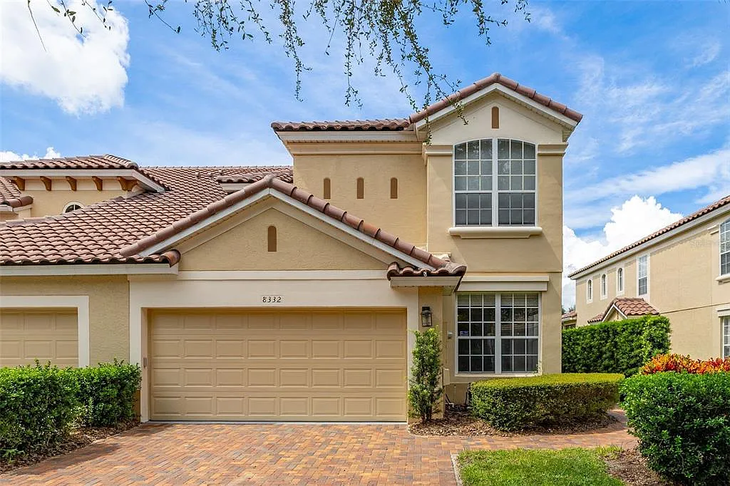 3 bed, 2.5 bath, 2363 sqft, $3,300 — Photo 1