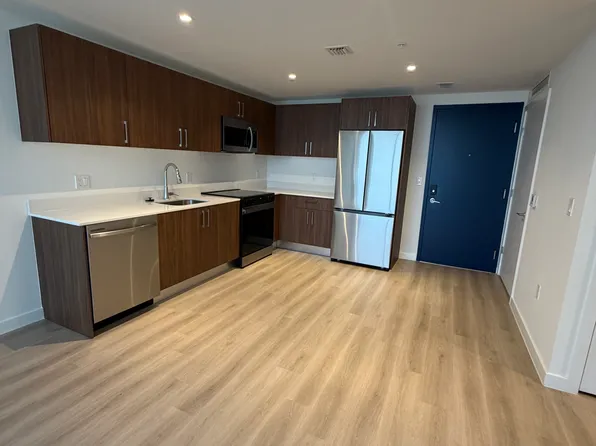 768 NW 36th Ave #A7, Miami, FL 33125