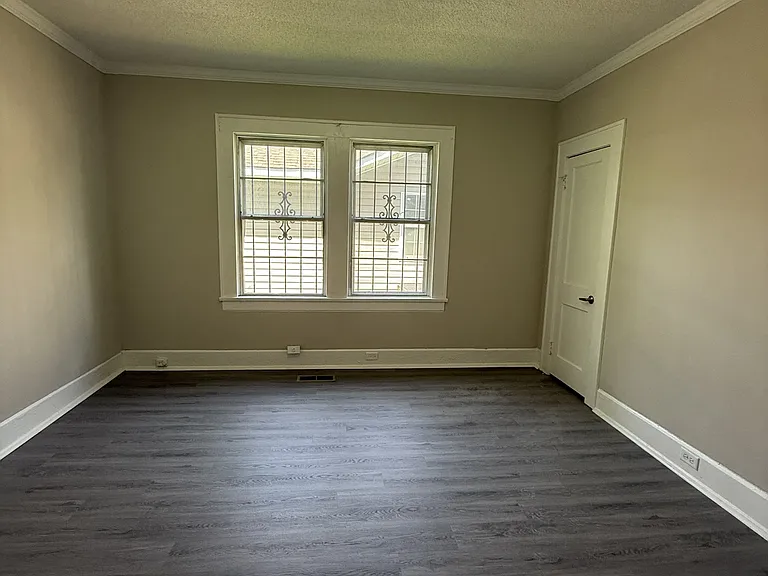 1437 Woodland Ave SW — Photo 8