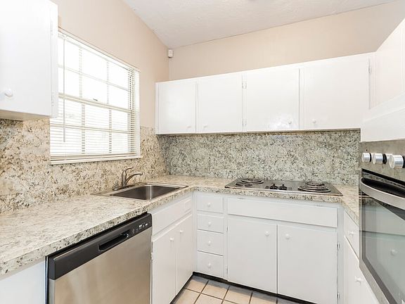 5th image of 605 W River Dr