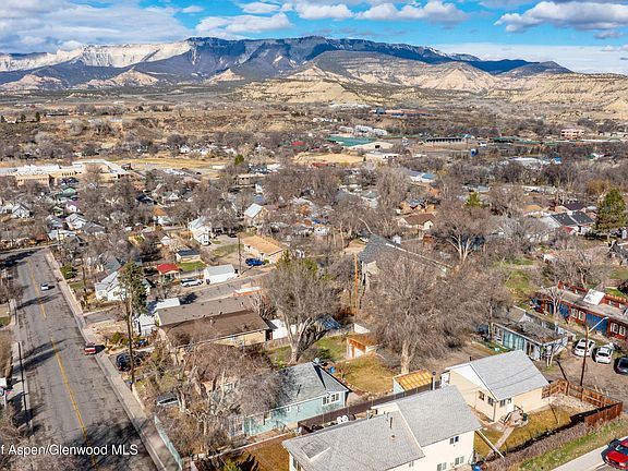 4th image of 438 E 7th St